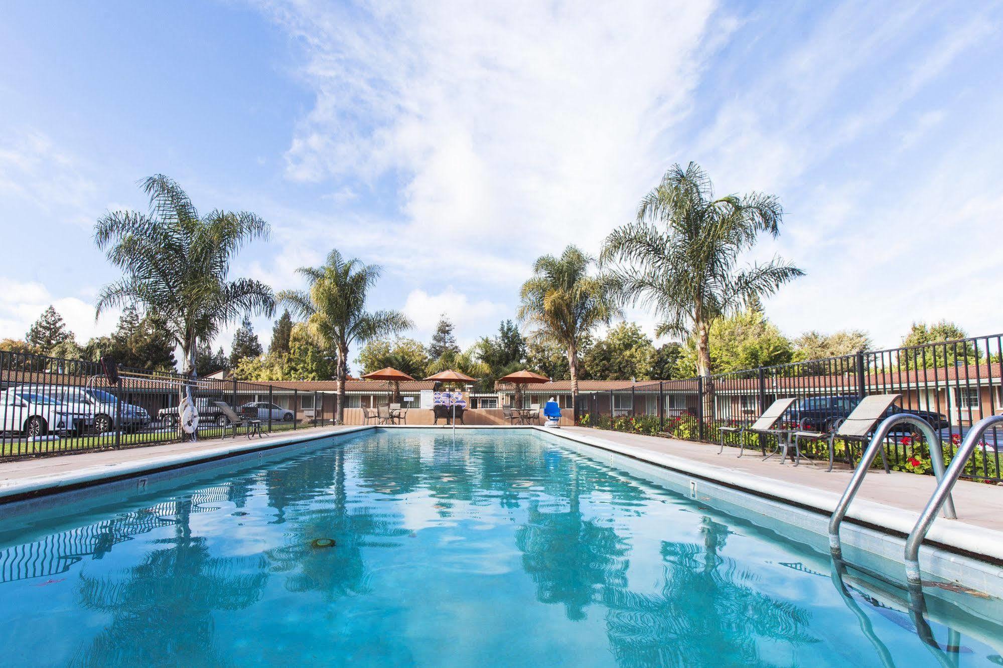 Tri-Valley Inn & Suites Pleasanton Εξωτερικό φωτογραφία